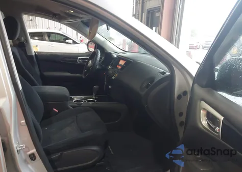 2014 Nissan Pathfinder S z USA, uszkodzony, nr VIN 5N1AR2MN2EC647156